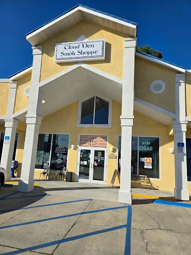 Cloud Den Smok Shoppe